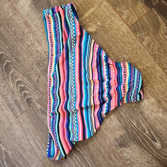 Colourful striped bikini - Picture 3 of 6